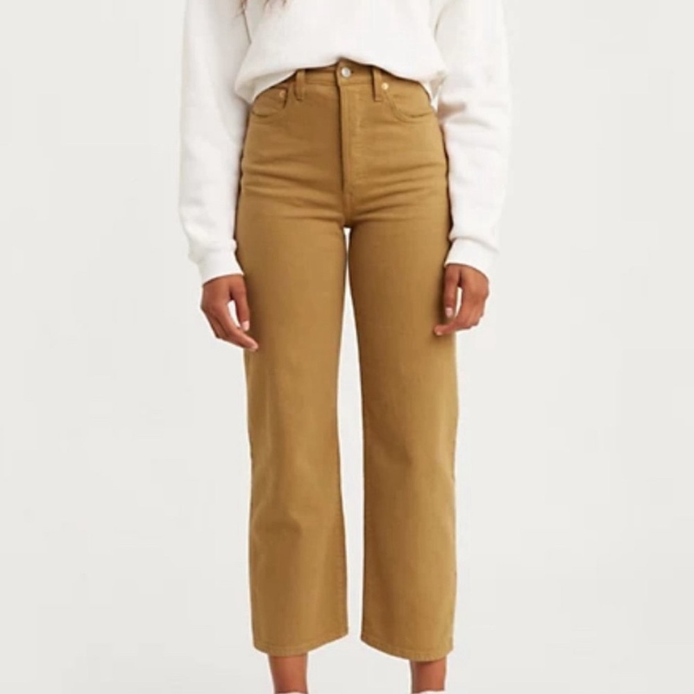 Levi’s Premium Ribcage straight jeans in Mustard